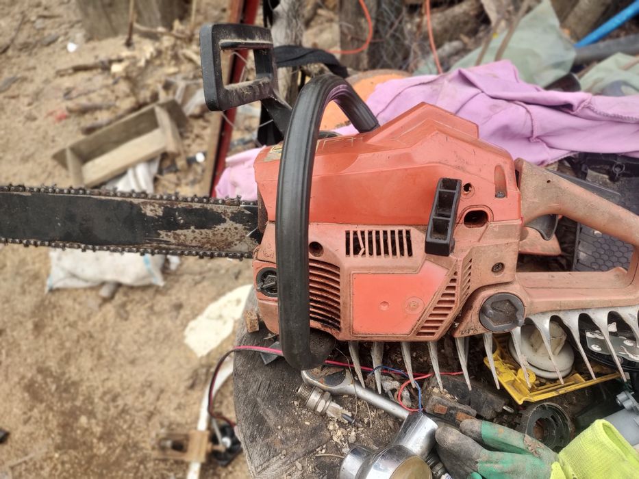 Drujba Husqvarna 136 fac și schimb cu trotineta