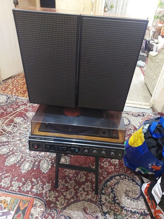 Проигрыватель с колонками Вега 108