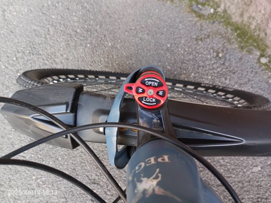 Продам велосипед в подарок инструменты