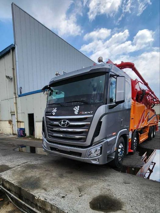 Автобетононасос KCP68ZX6170 (68) на HYUNDAI XCIENT (сборка в Корее)