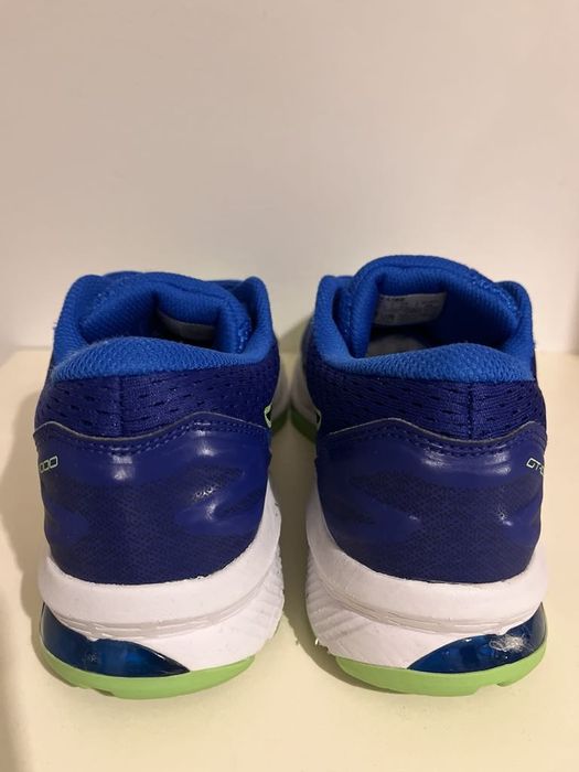 Като нови!Мъжки маратонки Asics-38,39н.