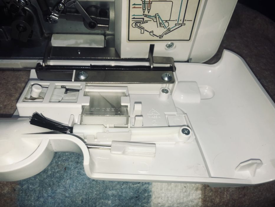 Vand masina de cusut profesionala MODEL QUIGG OVERLOK NAIIMACHINE