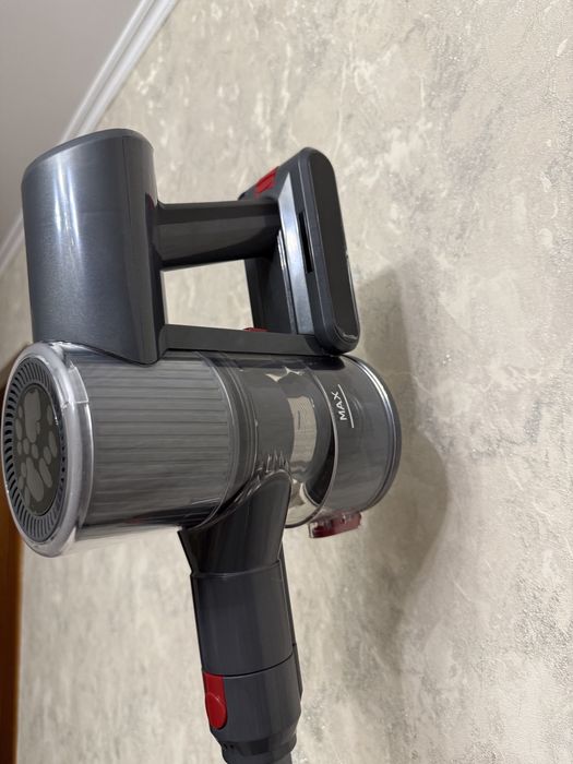 Вертикальный пылесос