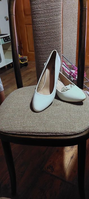 Дамски Обувки  .