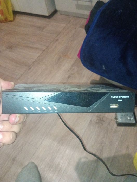Продаю TV консоли 2 штуки