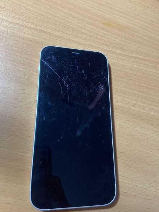 Продам iPhone 12 на 128 гб