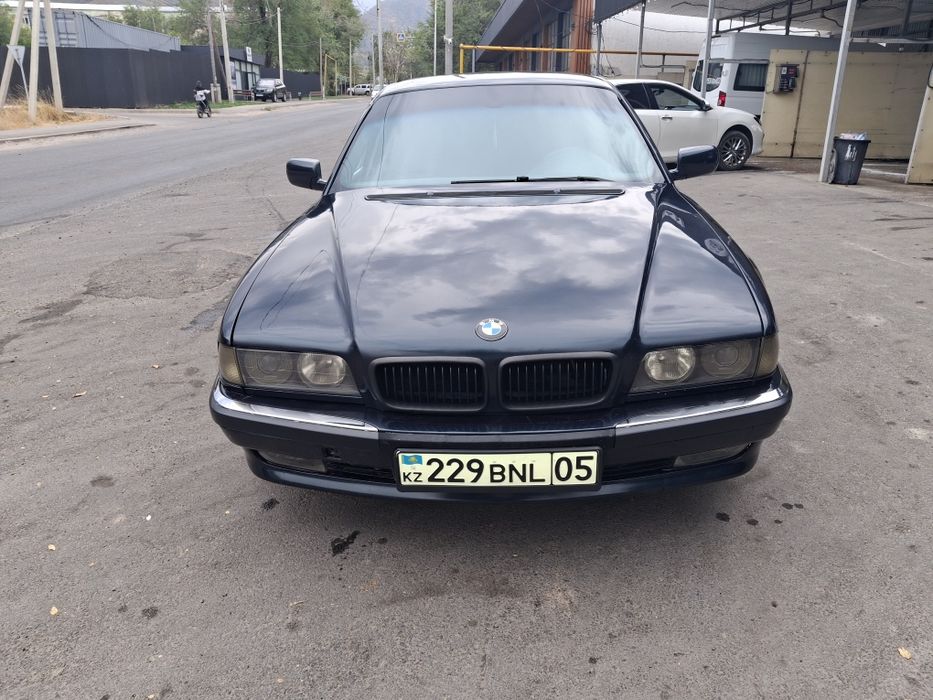 Продам машину 2.8 бмв