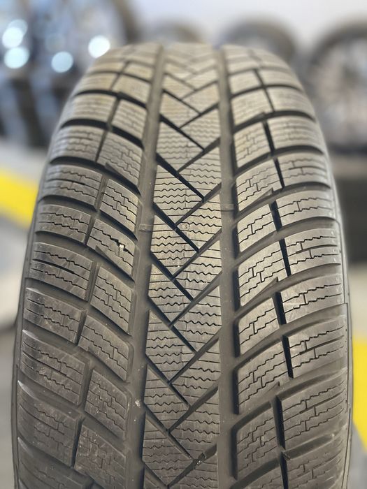 Jante Roti 19 MG HS EHS VW ID.4 5 6 Skoda Enyaq 235 55 R19 255 50 R19