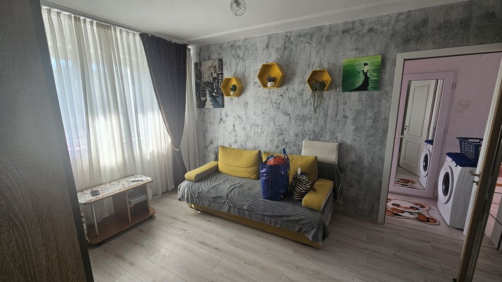 Închiriez apartament 2 camere, mobilat și utilat, zona Grădină, Bârlad