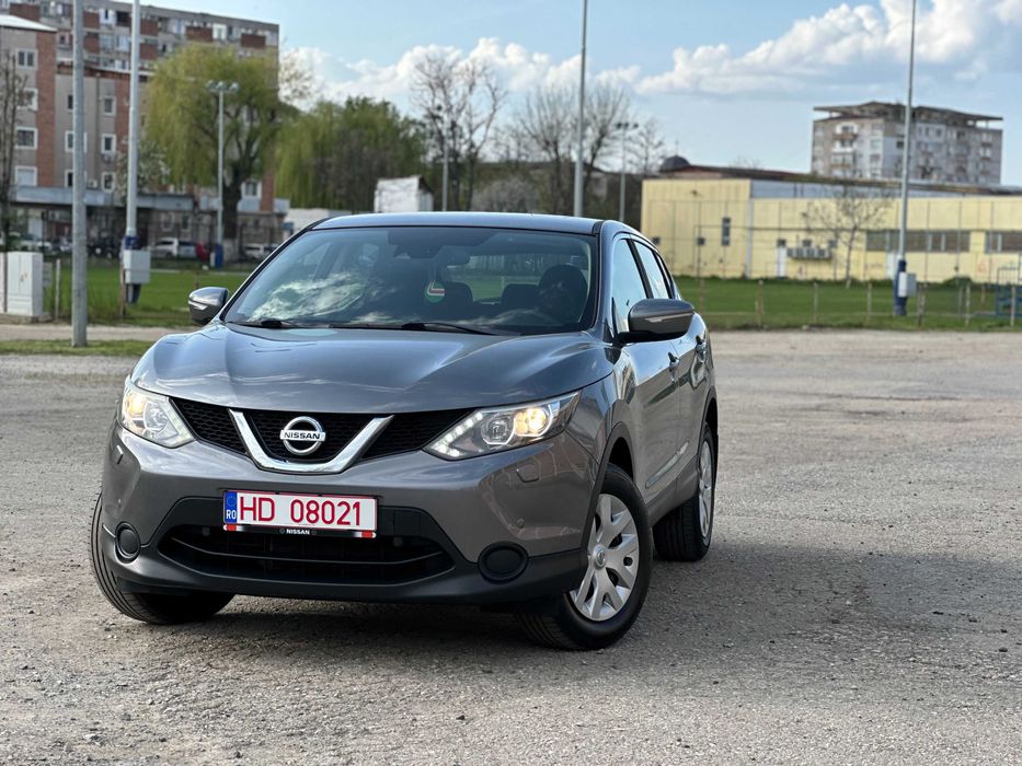 Nissan Qashqai 2 WD*benzina*navigatie*factura+fiscal*nr.rosii*af.2015