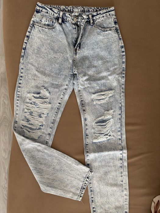 Дамски дънки (скъсани)