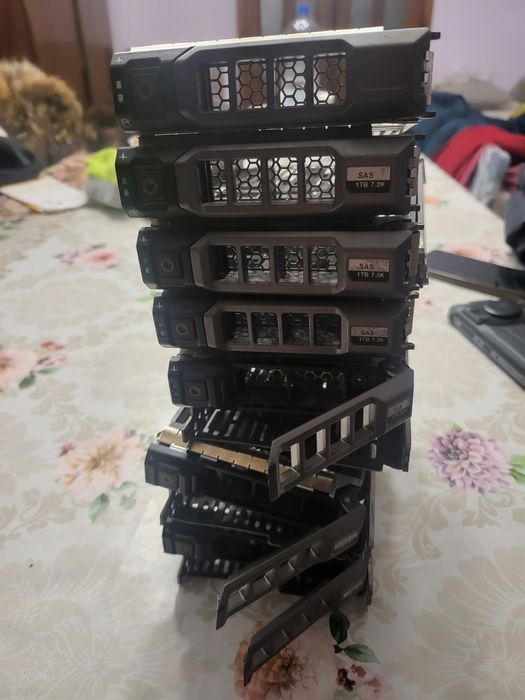 Caddy HDD Dell PowerEdge R520 3.5 SAS SATA 12 buc