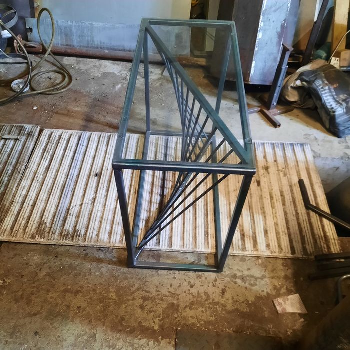 Маси и етажерки изработваме