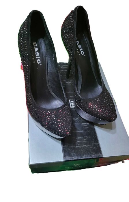 Туфли на высоком каблуке со стразами BASIC Editions 37 разм. (б/у)