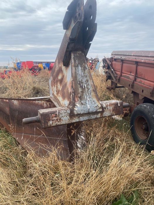 Продам плуг , культиватор арычник