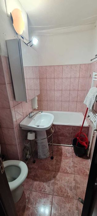 Apartament 2 camere, decomandat, mobilat, zona intersectie Lujerului