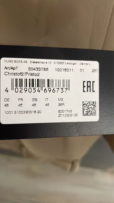 Costum Hugo Boss barbati masura M nou cu eticheta