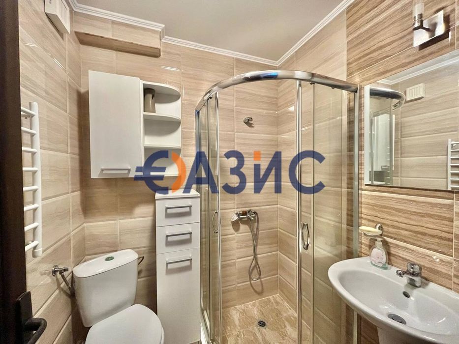 Двустаен апартамент на 2 етаж в комплекс Аврора в Несебър, България -