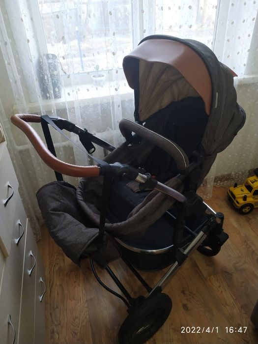 Продам детскую коляску