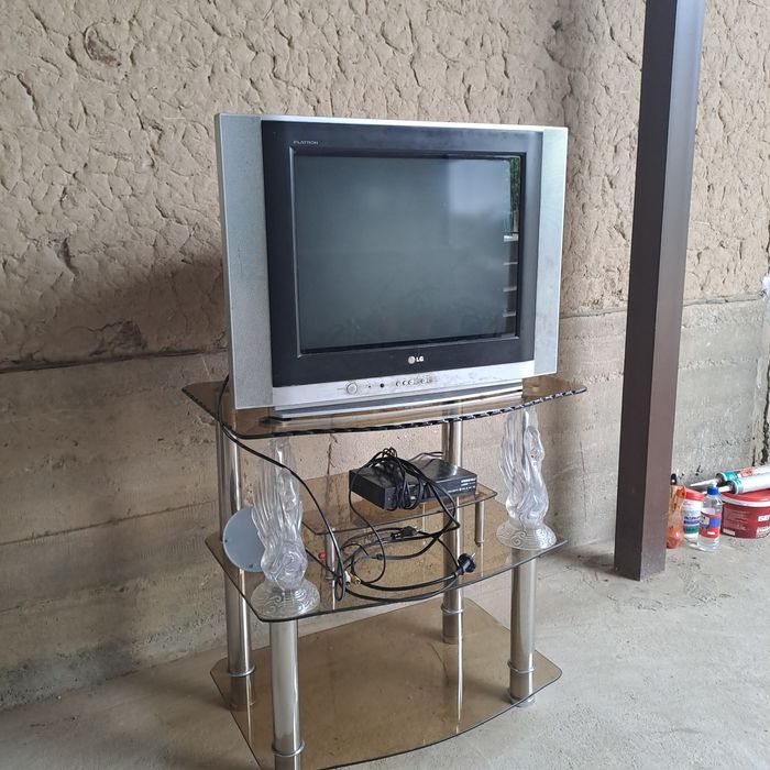 Телвизор и подставка