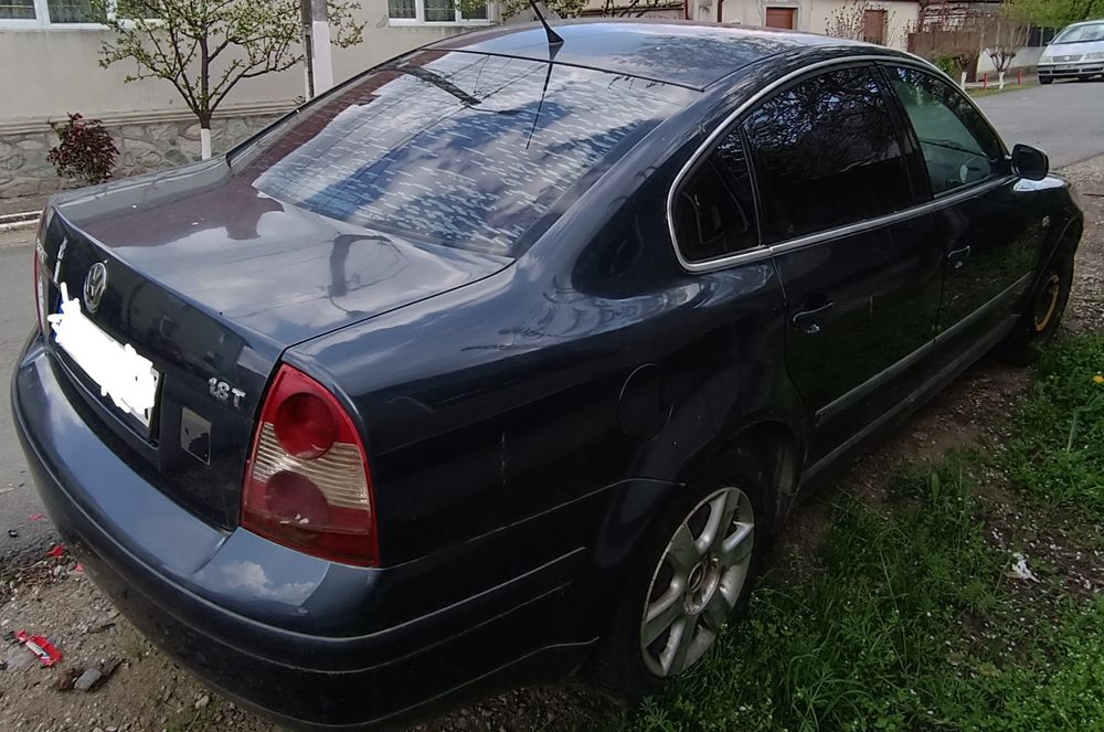 Dezmembrez Passat B5.5 1.8T AWT cod culoare: LC7V