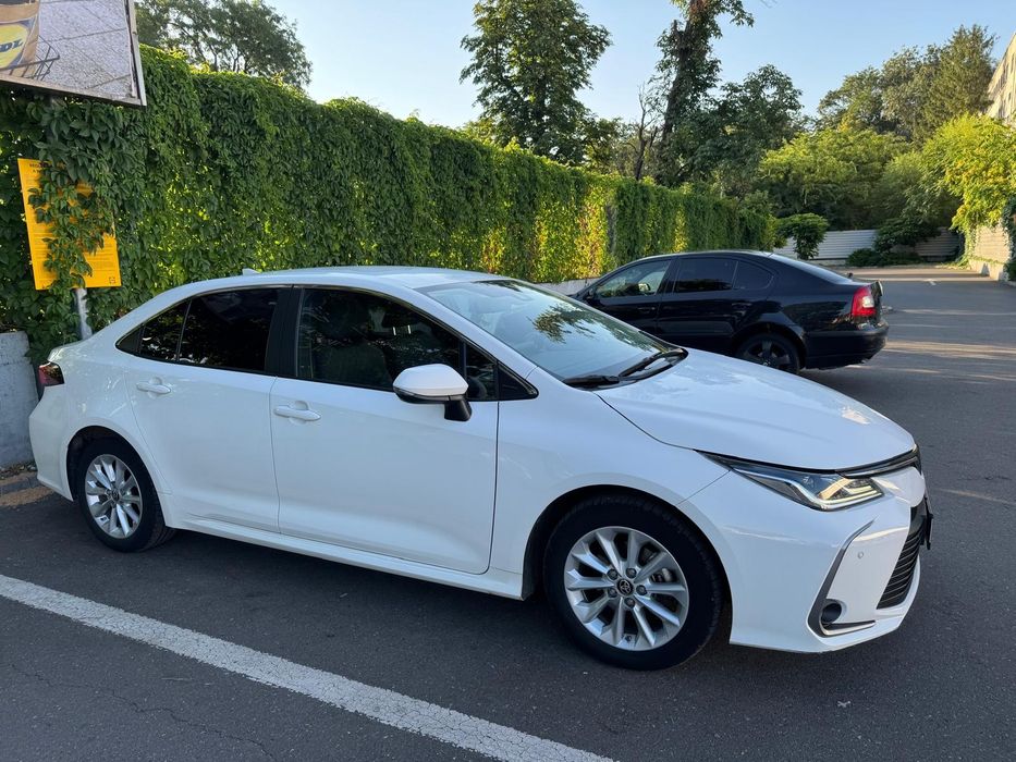 Toyota corolla 2022, 58600 km, primul proprietar , garanție 2028 si 2032 sistemul hibrid
