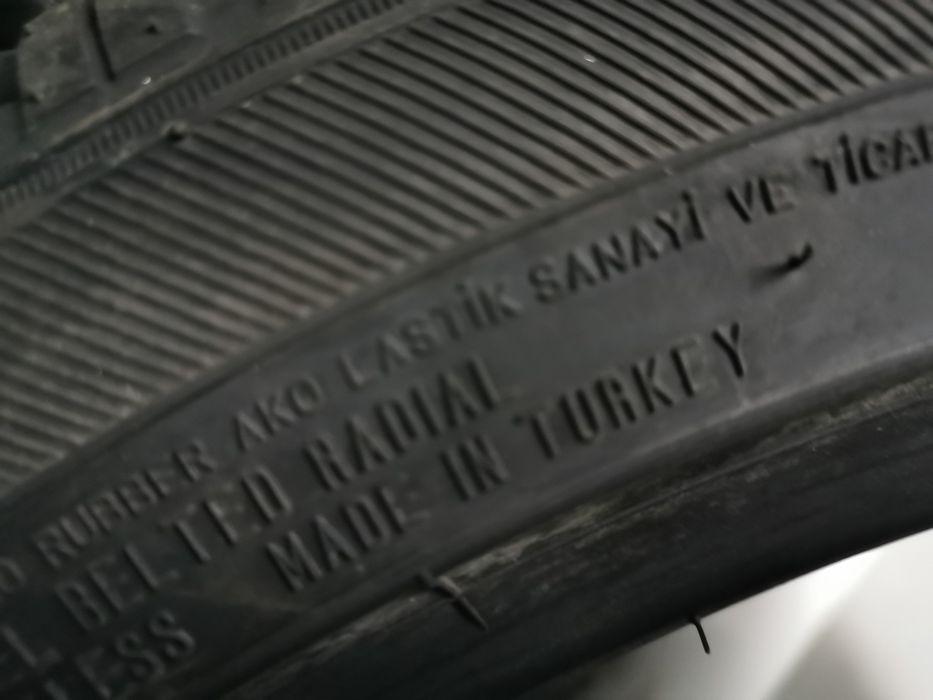 Anvelope iarna noi 215 45 18 Falken