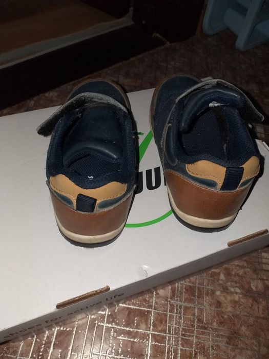 Продам ботинки на мальчика,  зима