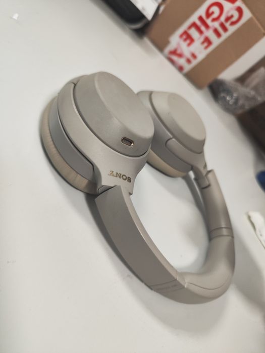 Casti over ear Sony WM-XM4