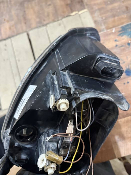 Фара приора 1 левая оригинал бош