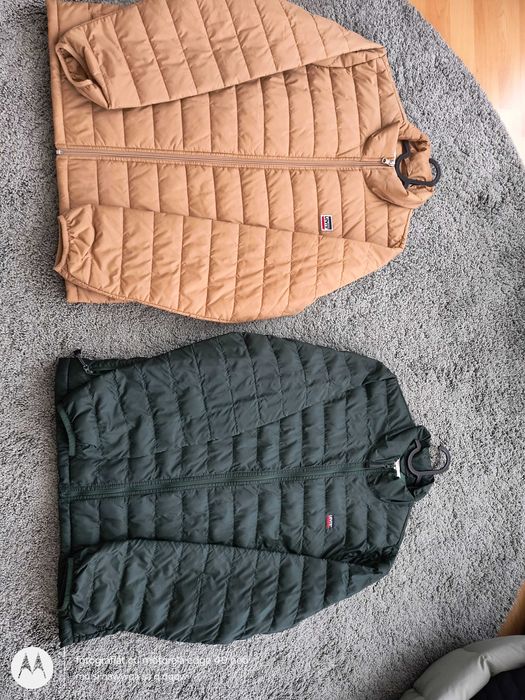 Geaca Levis, mărime M, una crem, una verde