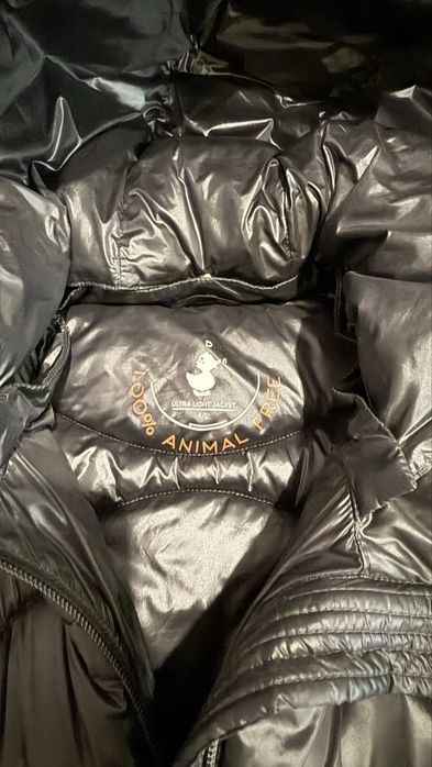 Продам пуховик женский Италия.