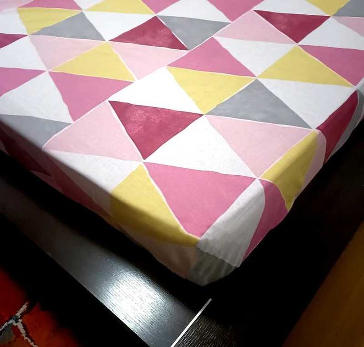 Cearsaf de pat cu elastic + 2 fete de perna