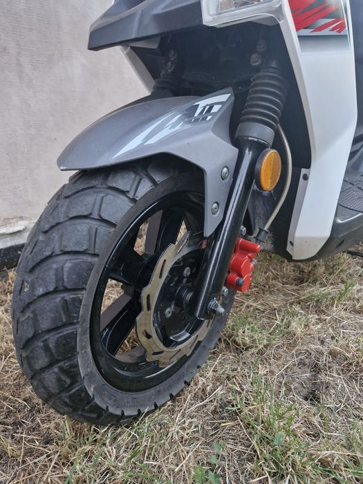 Scuter Sym crox 50
