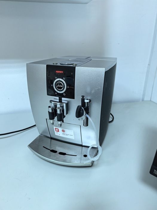 Espresor Jura Impressa J5 cu furtun spumare lapte cafea boabe sau macinata