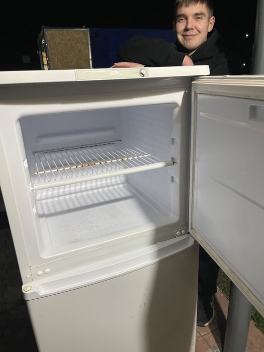 Продам холодильник