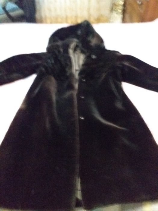 Продам мутоновую шубу