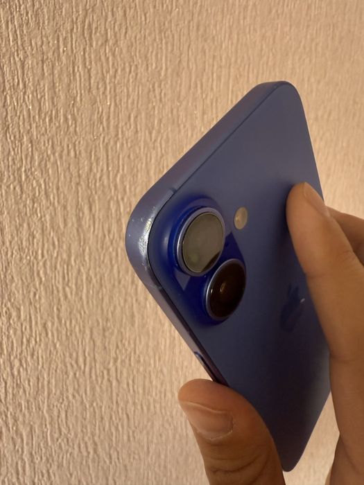 Продам iphone 16 синего цвета