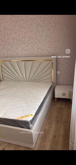 Продается спальный гарнитур