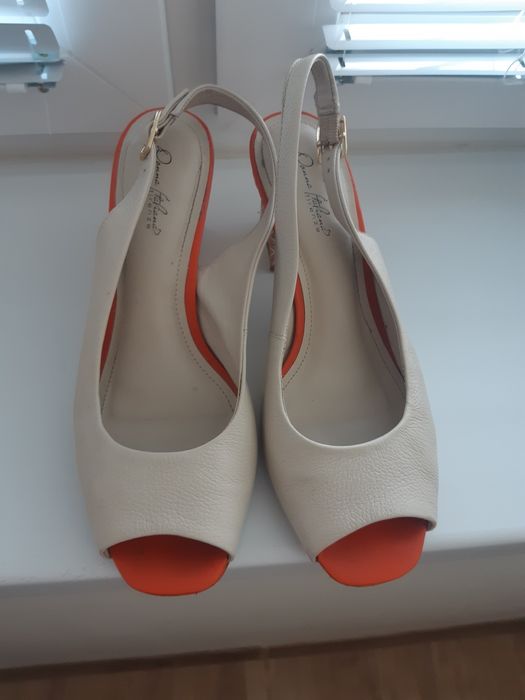 Дамски сандали. Кожени.