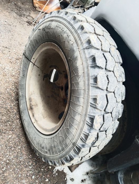 Газ 3307 диск с шинами на запаску