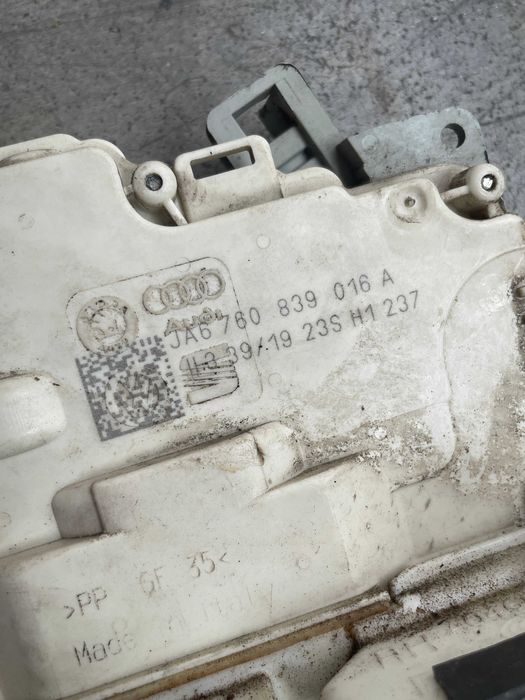 Broasca dreapta spate cu soft close VW Touareg CR7 cod 760839015A