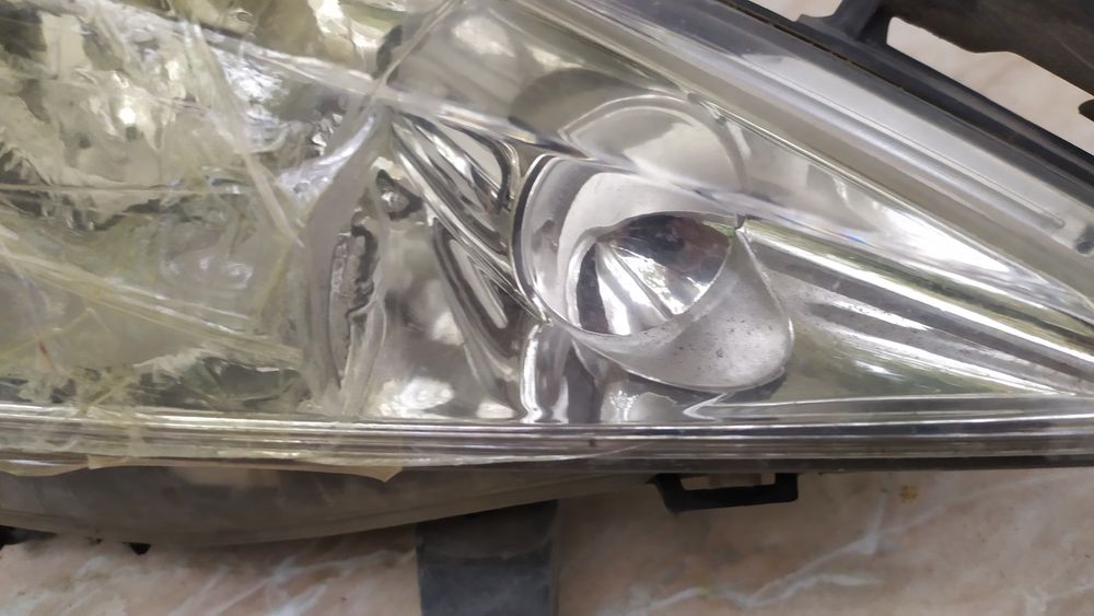 Фар за Пежо 207 преден