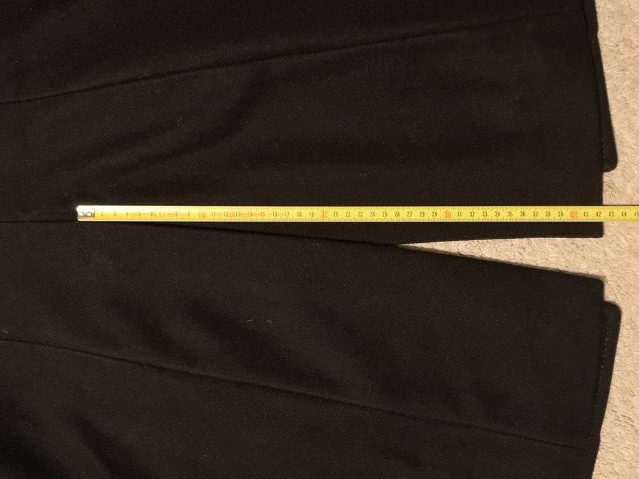 Palton dama negru lână 80%, cambrat, nasturi fata, slit spate, mărime