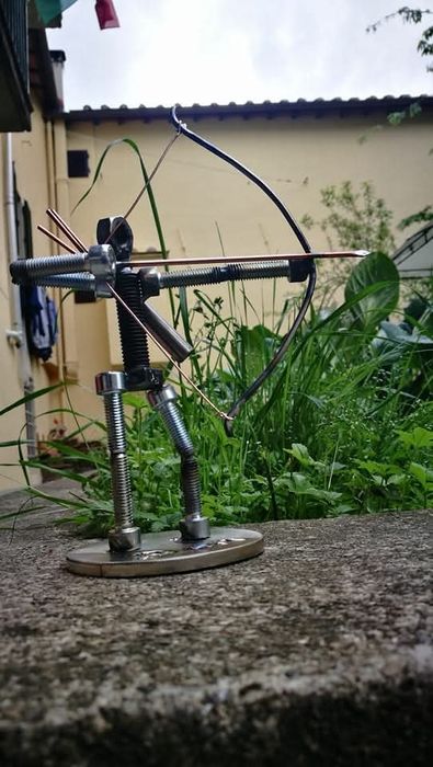 Vand obiecte făcute din metal