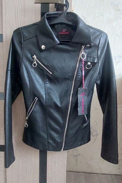 Продам кожаную куртку