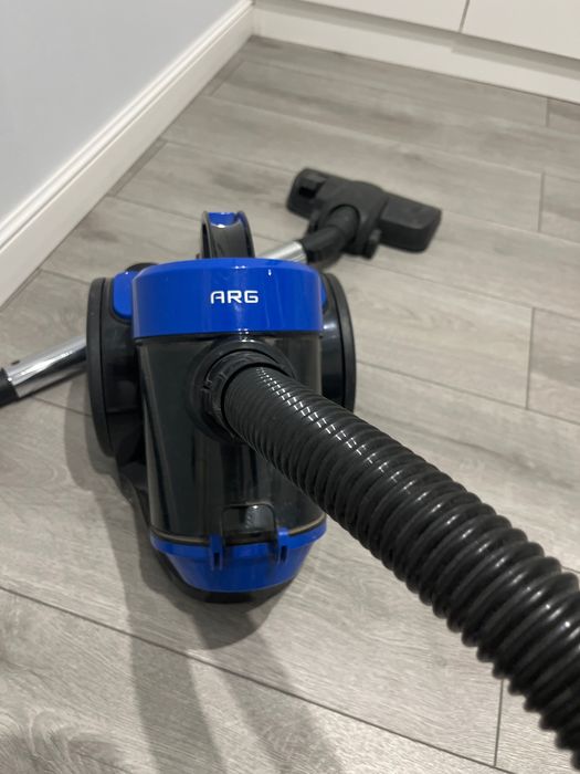 Продам электрический пылесос