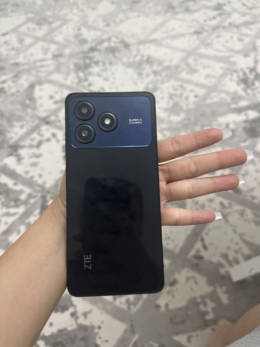 Телефон просто не понравился имининику