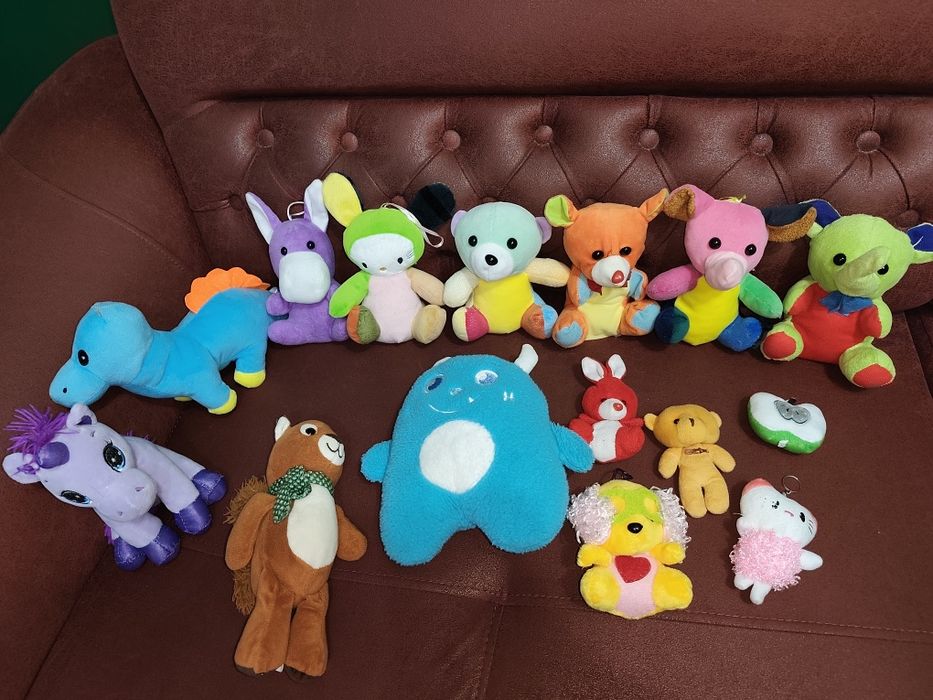 Продам огромный пакет игрушек