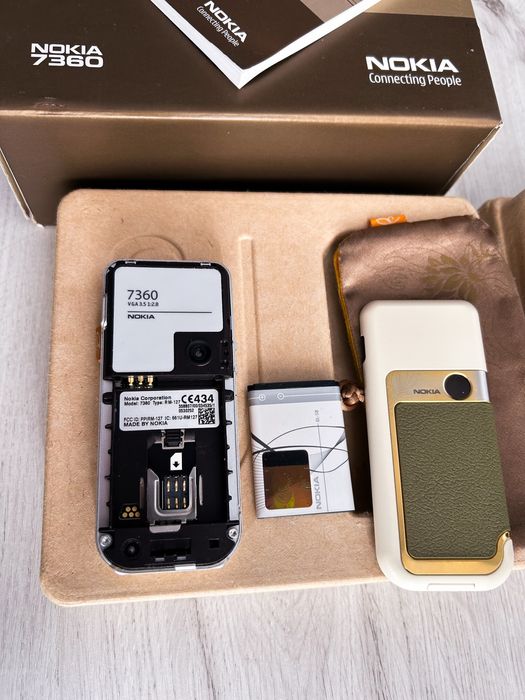 Nokia 7360  L’ amour Full Box  Rar impecabil  la cutie
